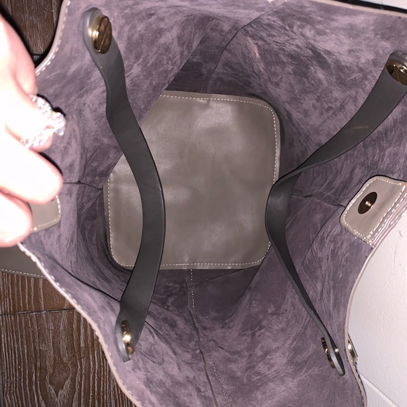 Reversible bucket bag. - Picture 3 of 3